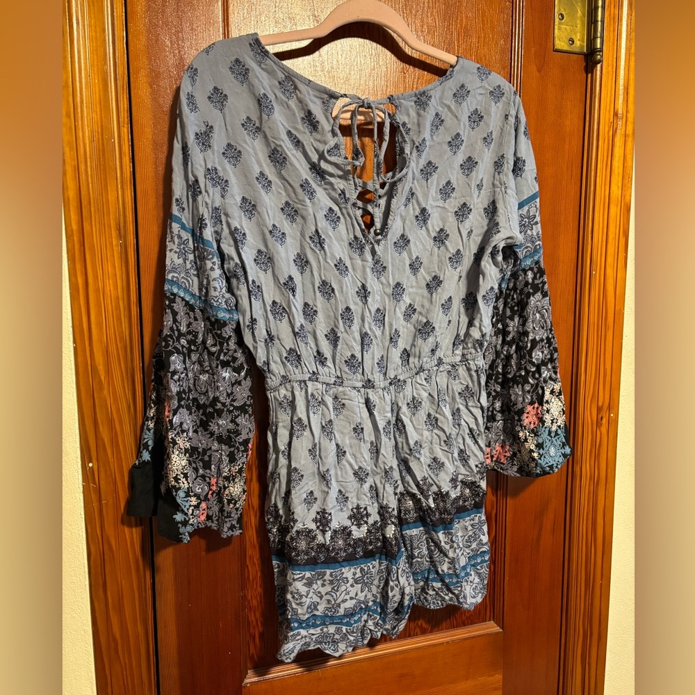 ANGIE Blue and Black Bohemian Flowy Romper Womens Size Large - Picture 8 of 9